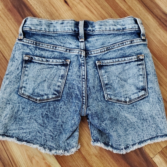 Old Navy Kids jean shorts size 8 - Picture 3 of 3